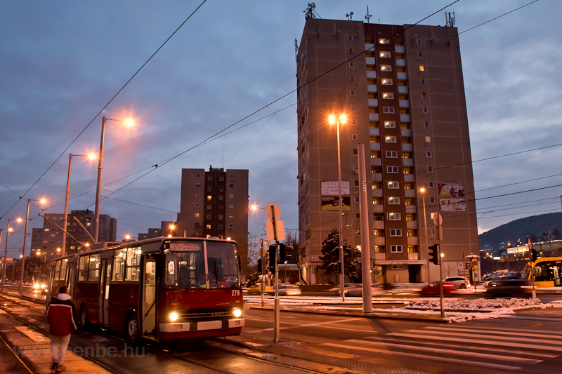 A 278 plyaszm Ikarus-GVM trolibusz a Bcsi t/Vrsvri tnl
 fot