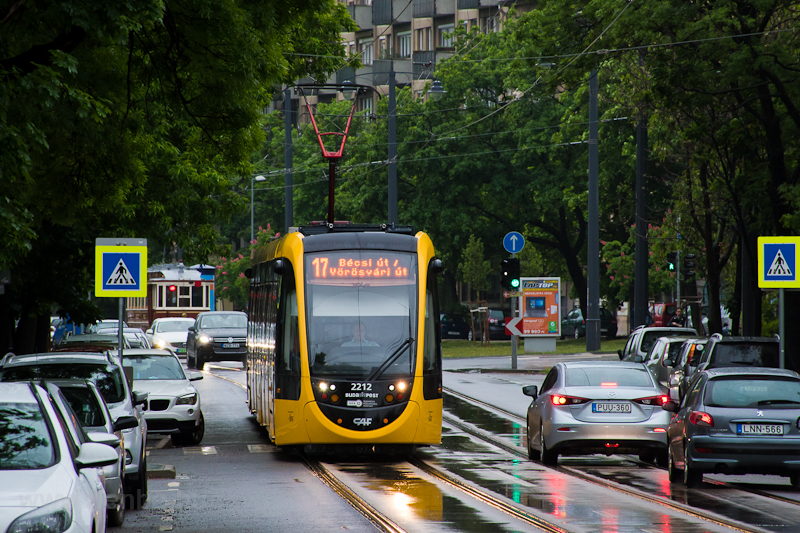 kép A 2212-es CAF a Frankel Leo úton
fotó