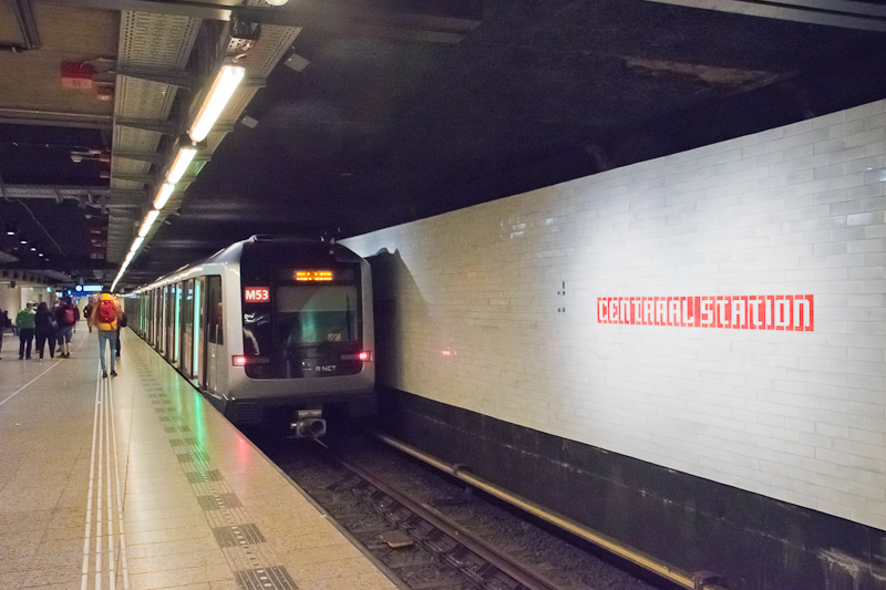 Az amszterdami metr Centraal Station llomsa
 fot