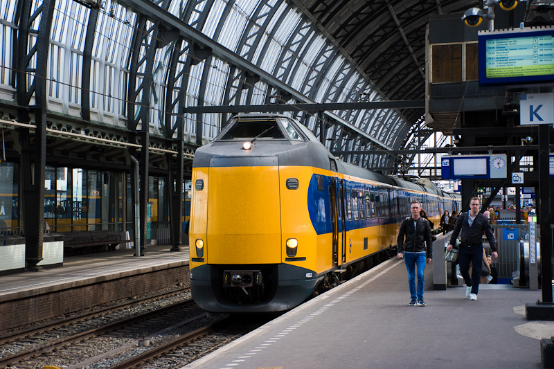 Koploper IC-motorvonat Amszterdamban
 fot