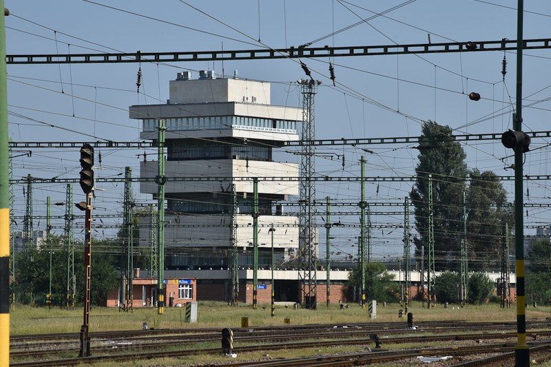 A Pagoda (a Domino 70 biztostberendezs s a forgalmi iroda helye) Szolnokon
 fot