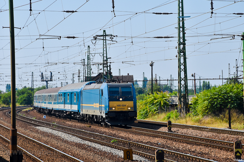 kép A 480 024 pályaszámú TRAXX érkezik Újszász felől Szolnokra
fotó
