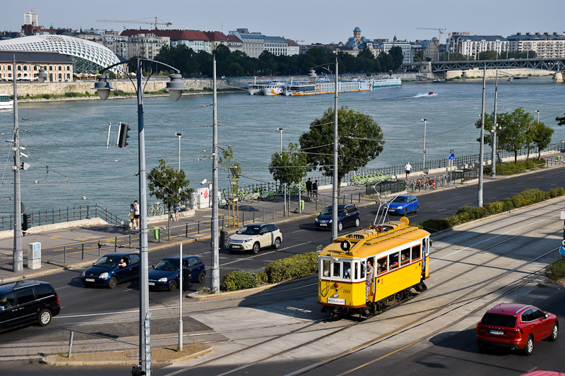 The BKV wood frame historic tram number 2806 is seen in its last operating condition and livery at Szent Gellrt tr photo