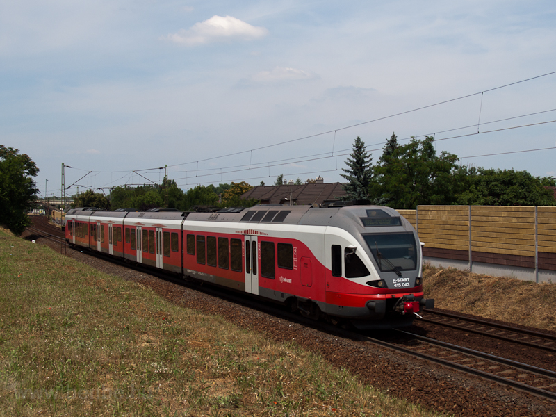 A 415 043 Rákos és Rákoshegy között
 fotó