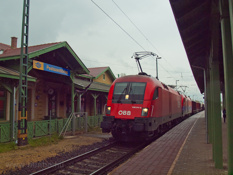 The BB 1116 011-6 and the MV-Cargo 1116 009-0 seen hauling a freight train at Pestszentlőrinc photo