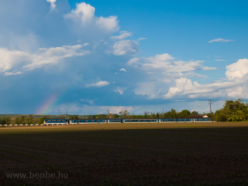 V43 under the rainbow photo