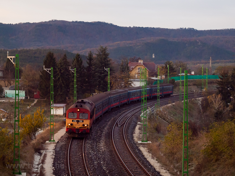 The 418 106 seen between Pzmneum and Szabadsgliget photo