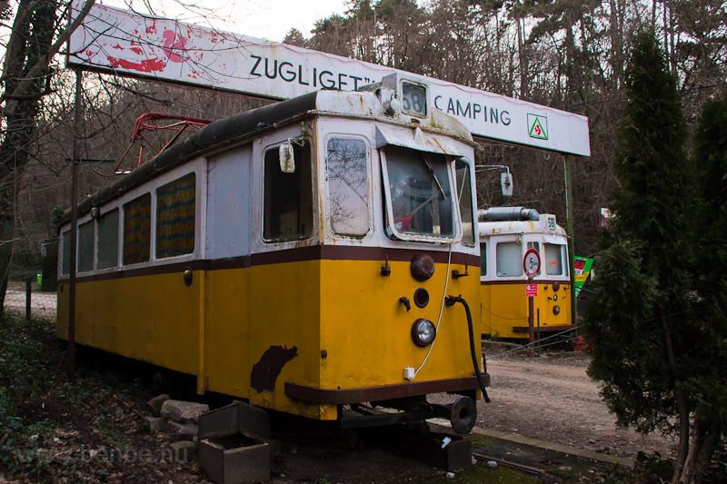 A Zugligeti Niche Camping 1000-es villamosai (1043 és 1061 pályaszámok) fotó