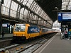 Az NS E186 120 pályaszámú TRAXX egy InterCityDirect vonattal Amsterdam Centraal állomáson