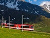 A Matterhorn-Gotthardbahn ABeh 4/8 motorvonata messzire kalandozott szokásos fölbukkanási helyétől: Nätschen és Andermatt között sikerült lencsevégre kapnom
