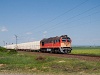A MÁV-START 628 332 OMYA-vonattal Füzesabonynál
