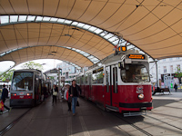 A Wiener Linien 4096 plyaszm E2 villamos a Burggasse/Stadthalle megllnl
