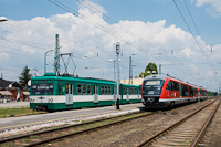 A MÁV-START 426 004 Desiro és a 862 pályaszámú MX HÉV motorvonat Tököl állomáson
