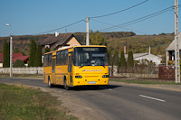 A Volánbusz HHR-654 rendszámú Ikarus C56-osa Szobon
