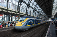 Az Eurostar 4030 pályaszámú Velaro motorvonata Amsterdam Centraal állomáson
