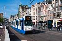 Régi Amszterdami villamos a Damrakon a Centraal Station közelében

