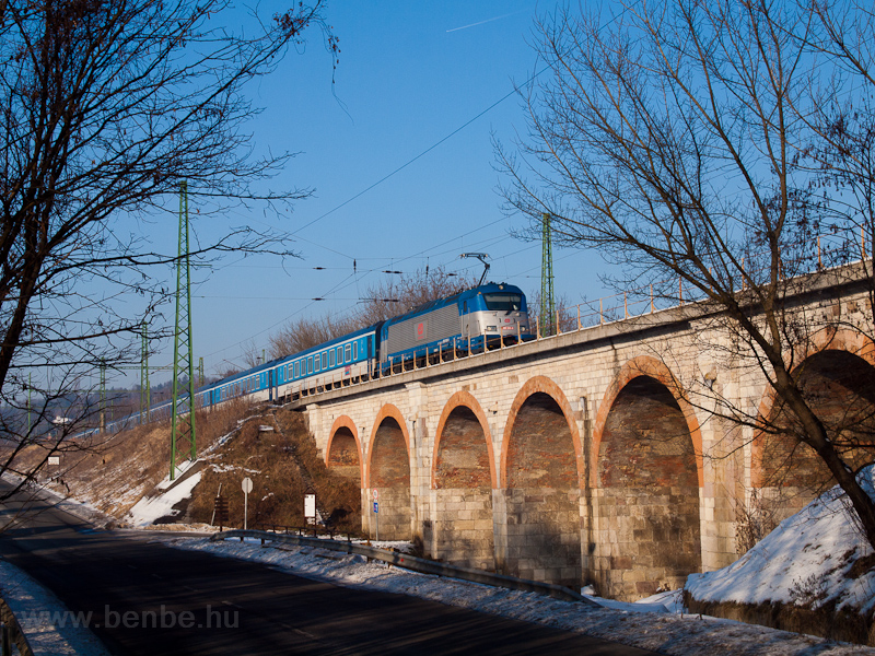 The ČD 380 005-9 seen between Zebegny and Dmsi tkels photo