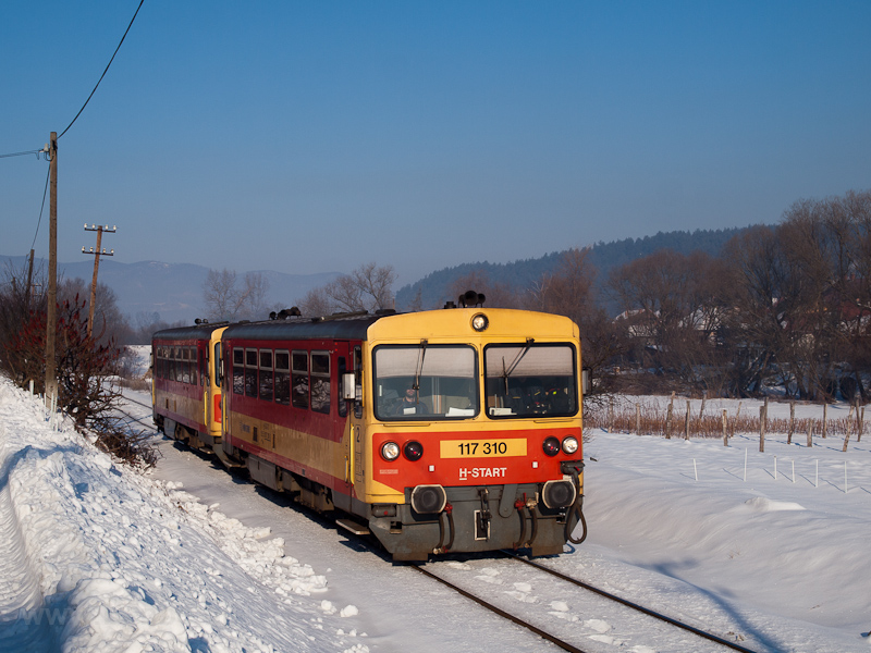 The MV-START 117 310 seen between Ngrd and Berkenye photo