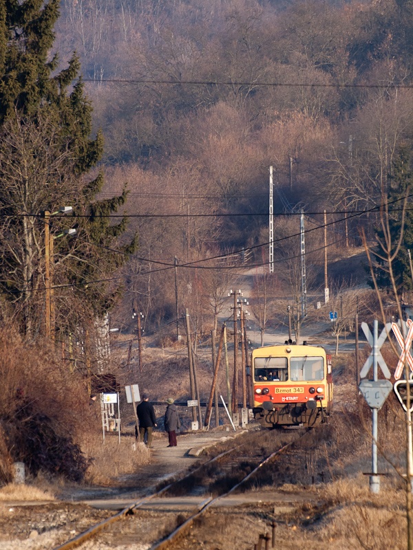 A Bzmot 343 Magyarkt-Verőce megllhelyen fot