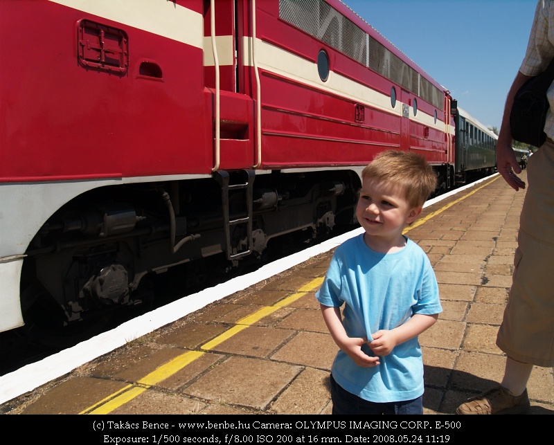 The second youngest railfan photo