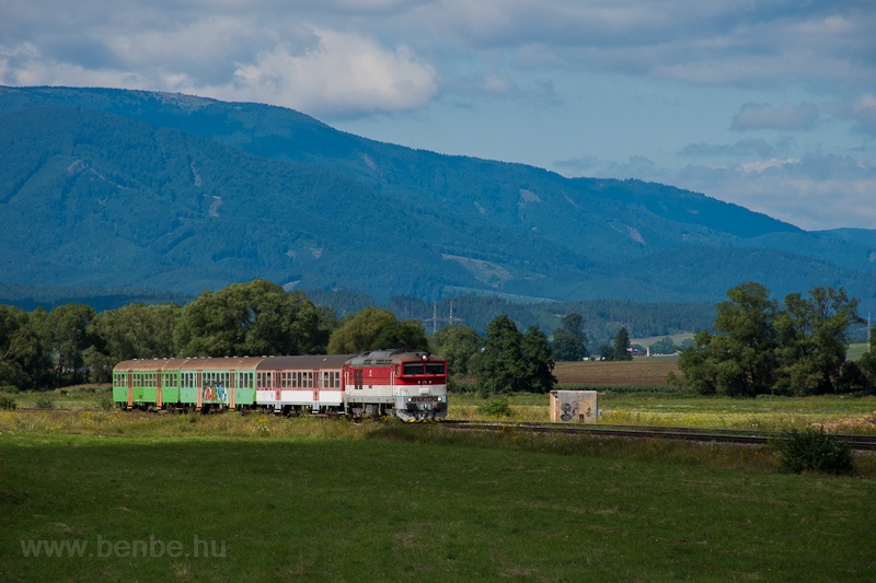 A ŽSSK 757 013-8 Znivralja s Jazernica kztt fot