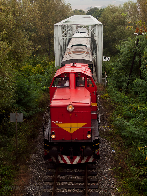 The ČSD T466 0253 seen between Hrkovce and Šahy on the bridge of the Ipe'l photo