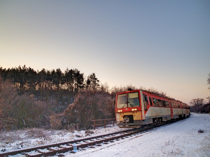 The MV Sprinter railbus 6341 036-9 at Mtraszls-Hasznos stop photo