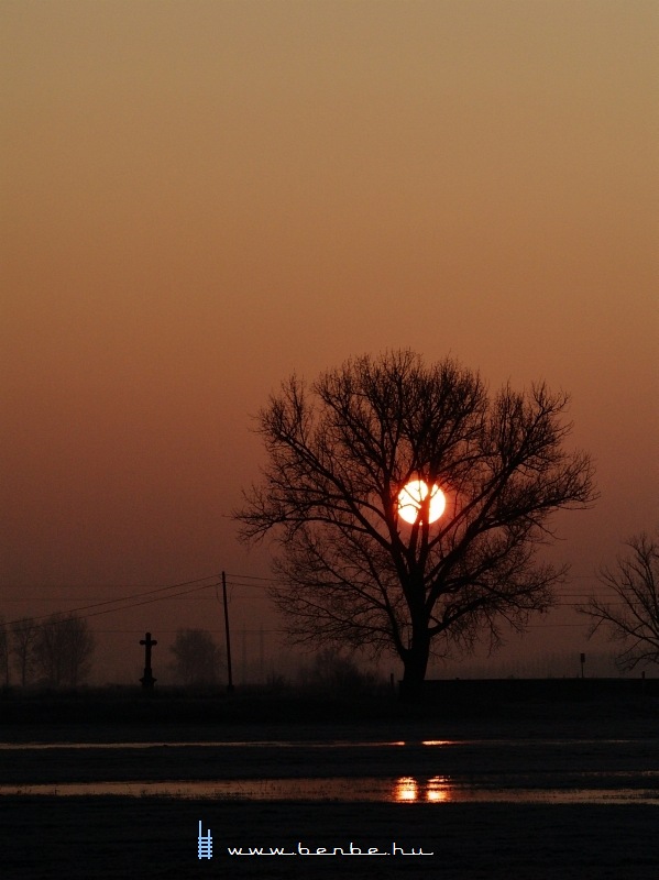 The rising Sun at Vmosgyrk photo