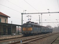 kép