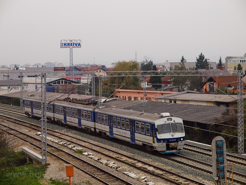 The HŽ 6 111 011 commu picture