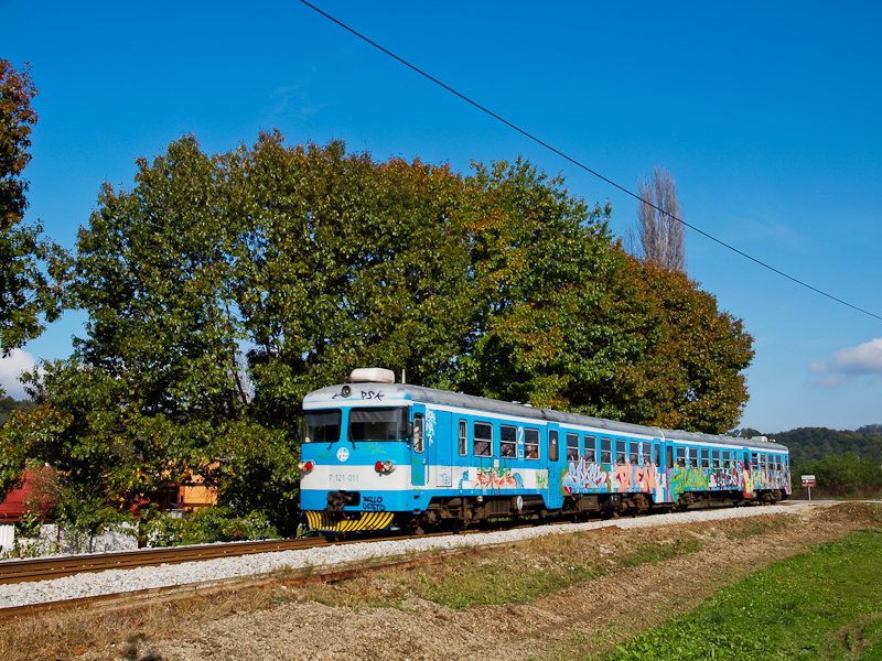 The HŽ 7 121 011 seen between Donja Stubica and Stubičke Toplice photo