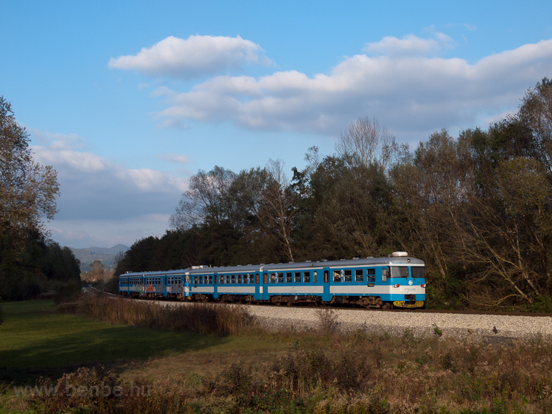 The HŽ 7 121 030 seen between Budinšina and Hrašina Trgoviše photo