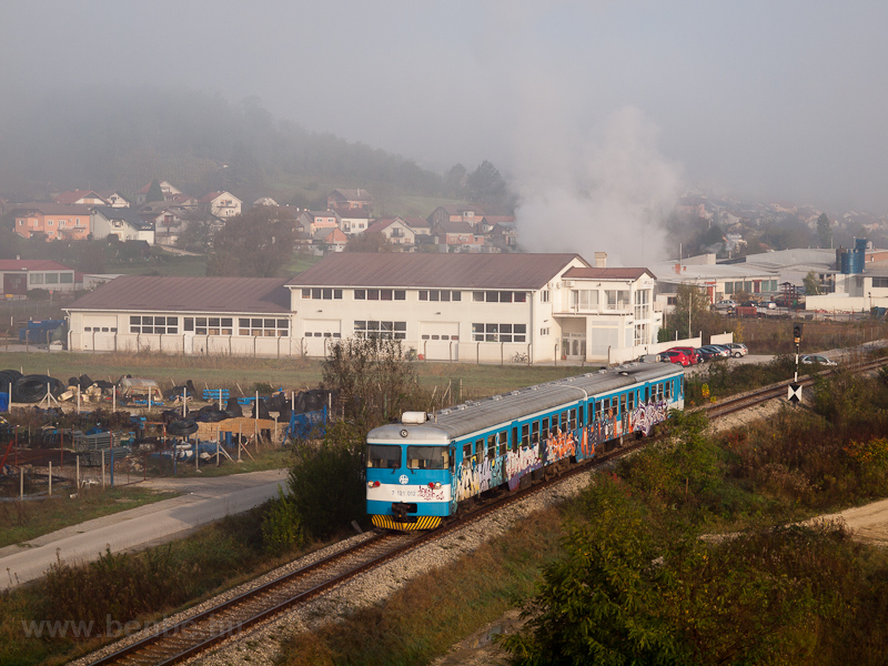 The HŽ 7 121 012 seen  picture