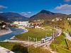 A SŽ 312 120 Laško és Rimske Toplice között, a háttérben a sörgyár látszik