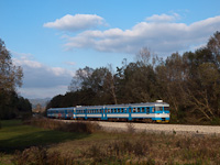 The HŽ 7 121 030 seen between Budinšina and Hrašina Trgoviše