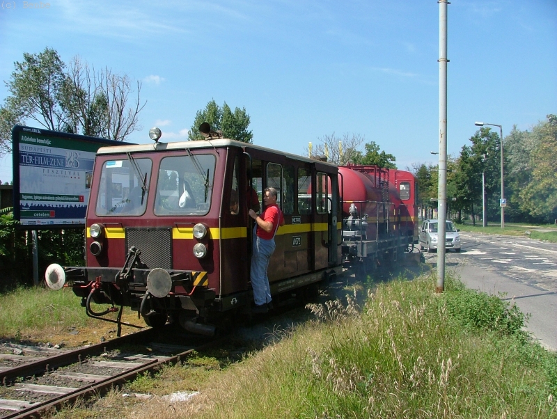 The work railcar of the Budapest underground headind to the Kbnya-Kispest depot via the MV mainline photo
