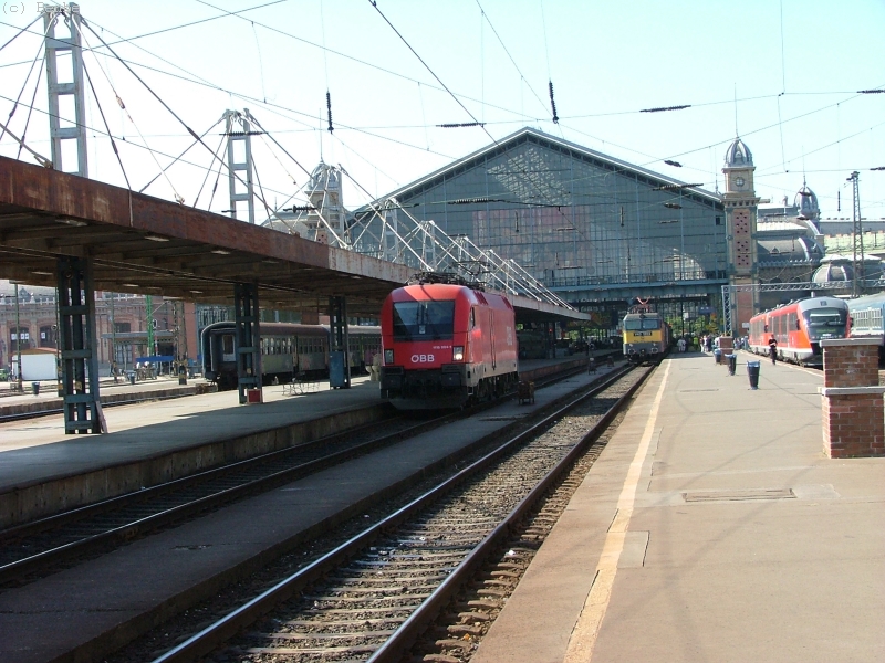 Erlebniszug Wiesel-kocsikkal Budapest Nyugati pu.-n fot