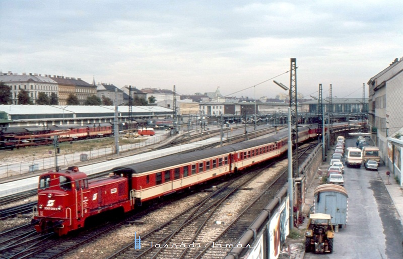 2067 069-9 at Wien Westbahnhof photo