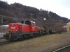 A frissen felújított 2068 009-6 az Innsbruck West pályaudvaron lévő vagonműhelybe tolja be a forgalomból kisorozott, hibás kocsikat