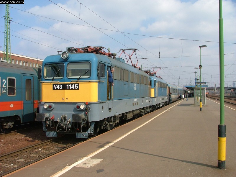 V43 1145 Debrecenben fot