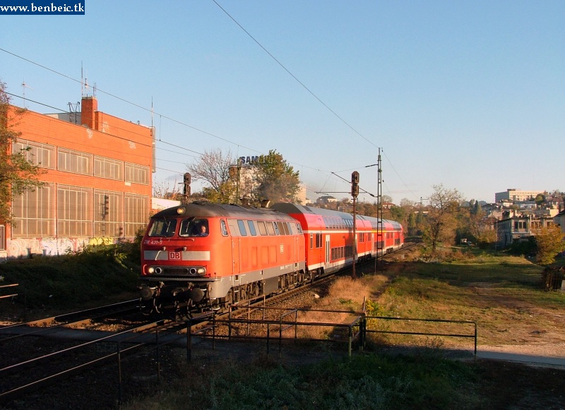 The 218 431-5 with the Bombardier train they test in Hungary and want to sell photo