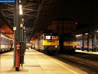 The V43s 1099 and 1347 at Keleti station