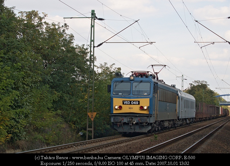 The V63 049 between Kelenfld and Budars photo