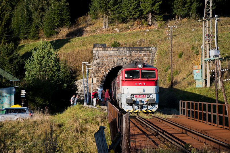 A ŽSSK 757 008-8 Telgrt penzin megllhelyen fot