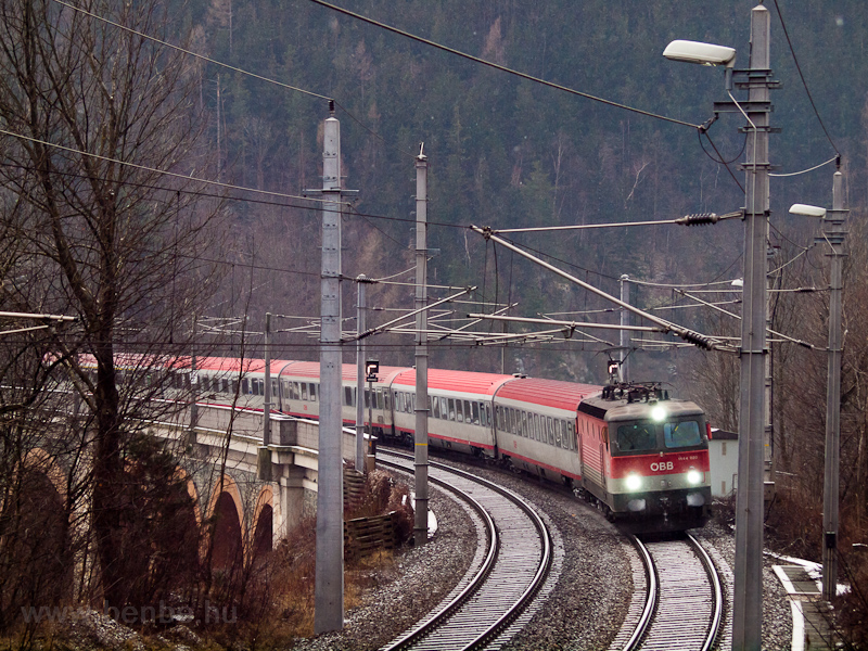 The BB 1144 020 seen between Kb and Payerbach-Reichenau photo