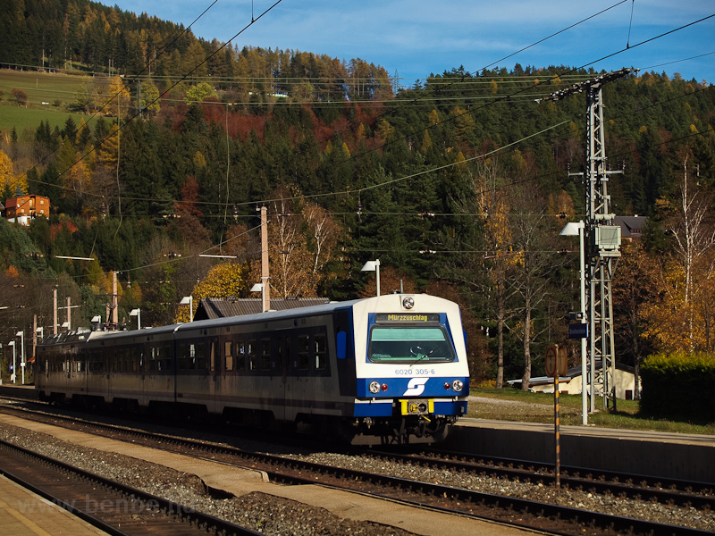 The BB 6020 305 seen at Br photo