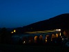 Az ÖBB 4020 305 Küb és Payerbach-Reichenau között a kivilágított Schwarza-Viadukton