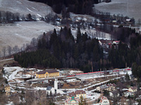 An unidentified BB 1142 is seen hauling an InterCity (consisting mainly of CityShuttle coaches due to shortage) at Breitenstein