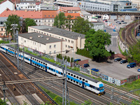 The ČD 971 072-4 is arriving at Praha Masarykovo ndraž