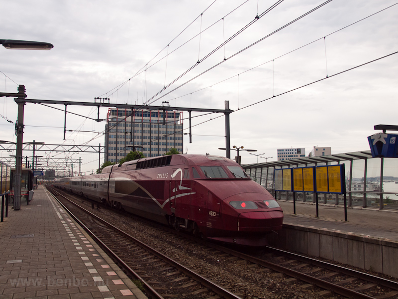 Az SNCF 4533-as plyaszm PBA-vonfejes Thalys motorvonat Amsterdam Centraal llomson fot